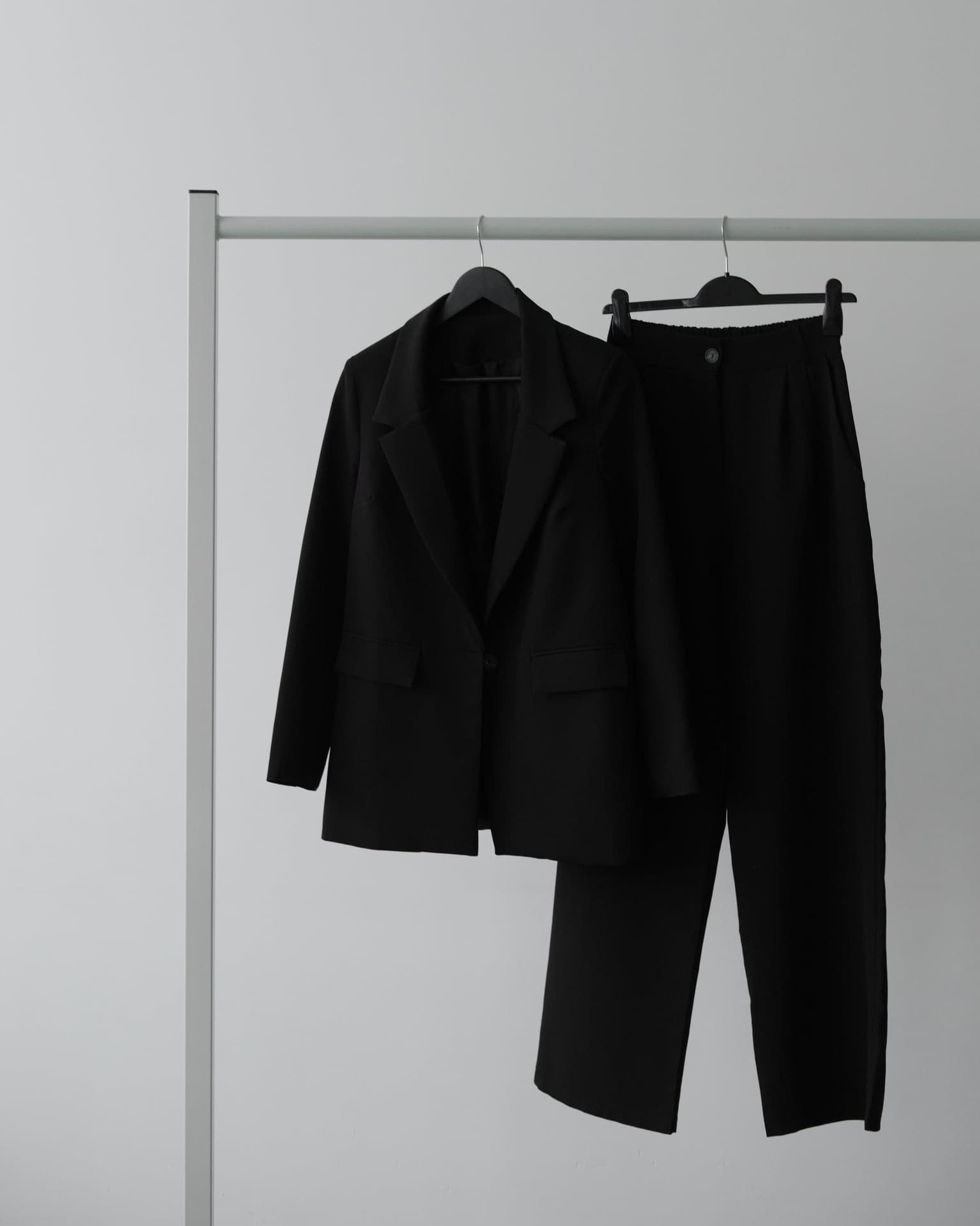 Минималистичный костюм